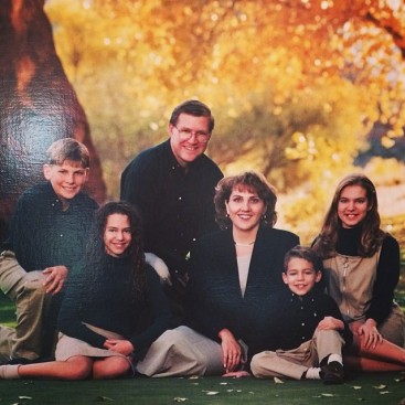 90's family photo
